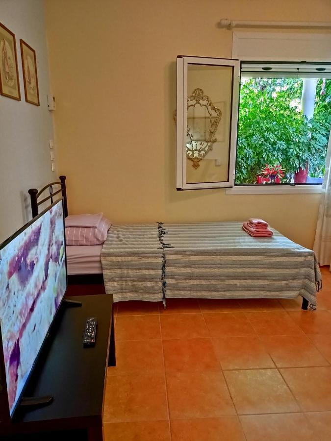 Вилла Lefteris Beautiful Aegina Экстерьер фото